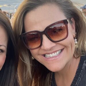 Meet your Posher, Dana